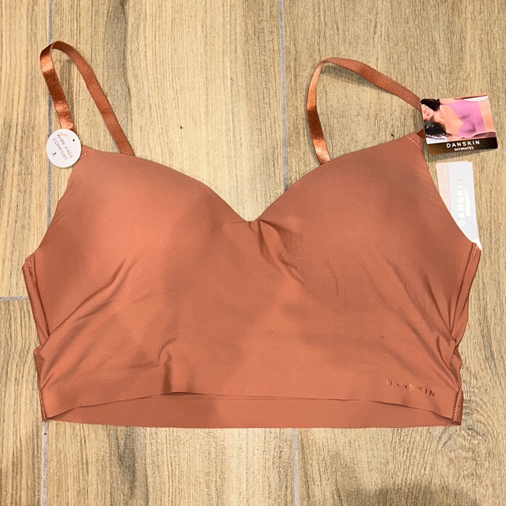 Danskin Intimates - Padded Seamless / Wireless Cami Bra / Bralette 36C (Sand)